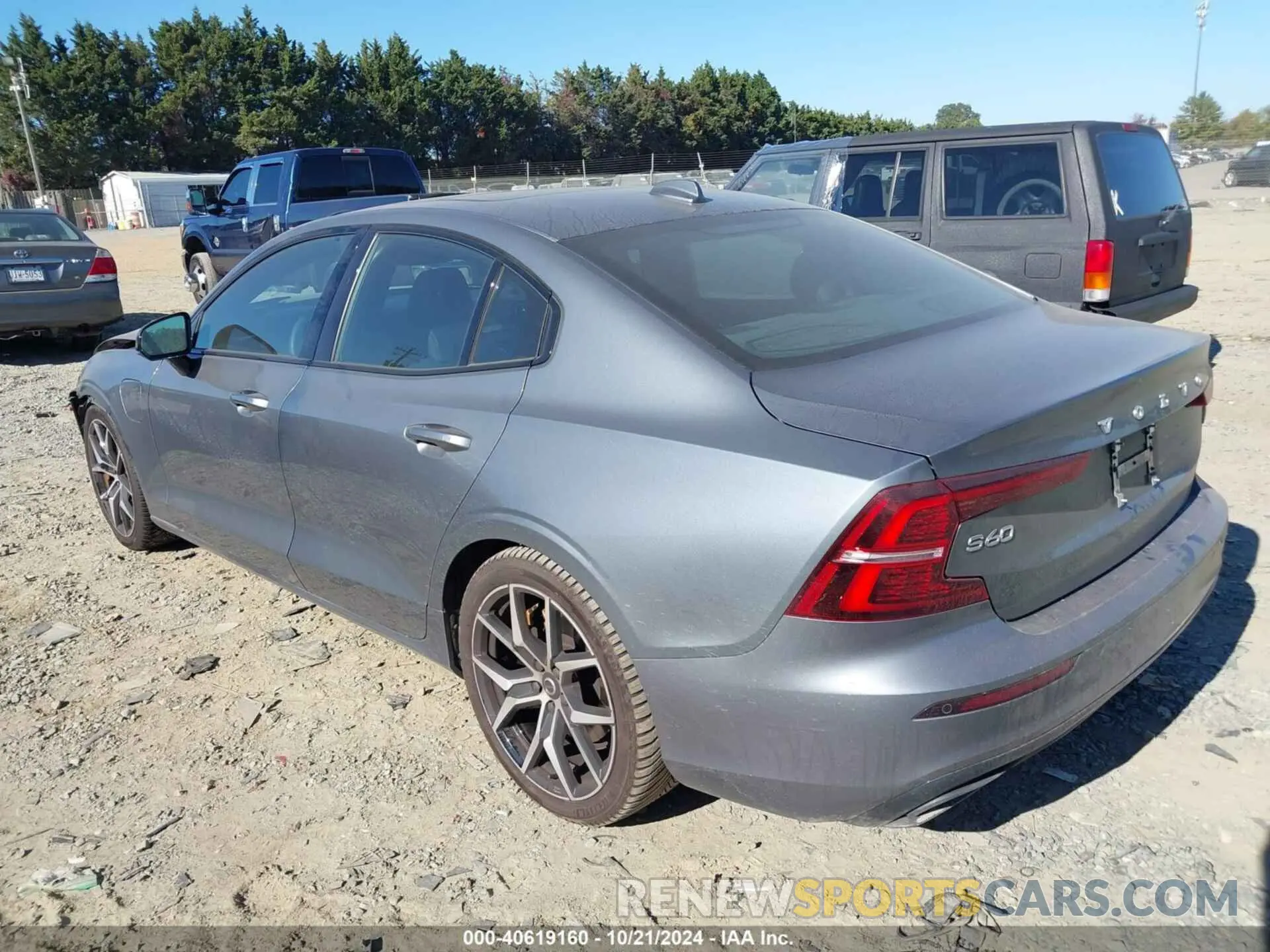 3 fotografías del automóvil dañado 7JRBK0FP3LG046832 VOLVO S60 HYBRID 2020