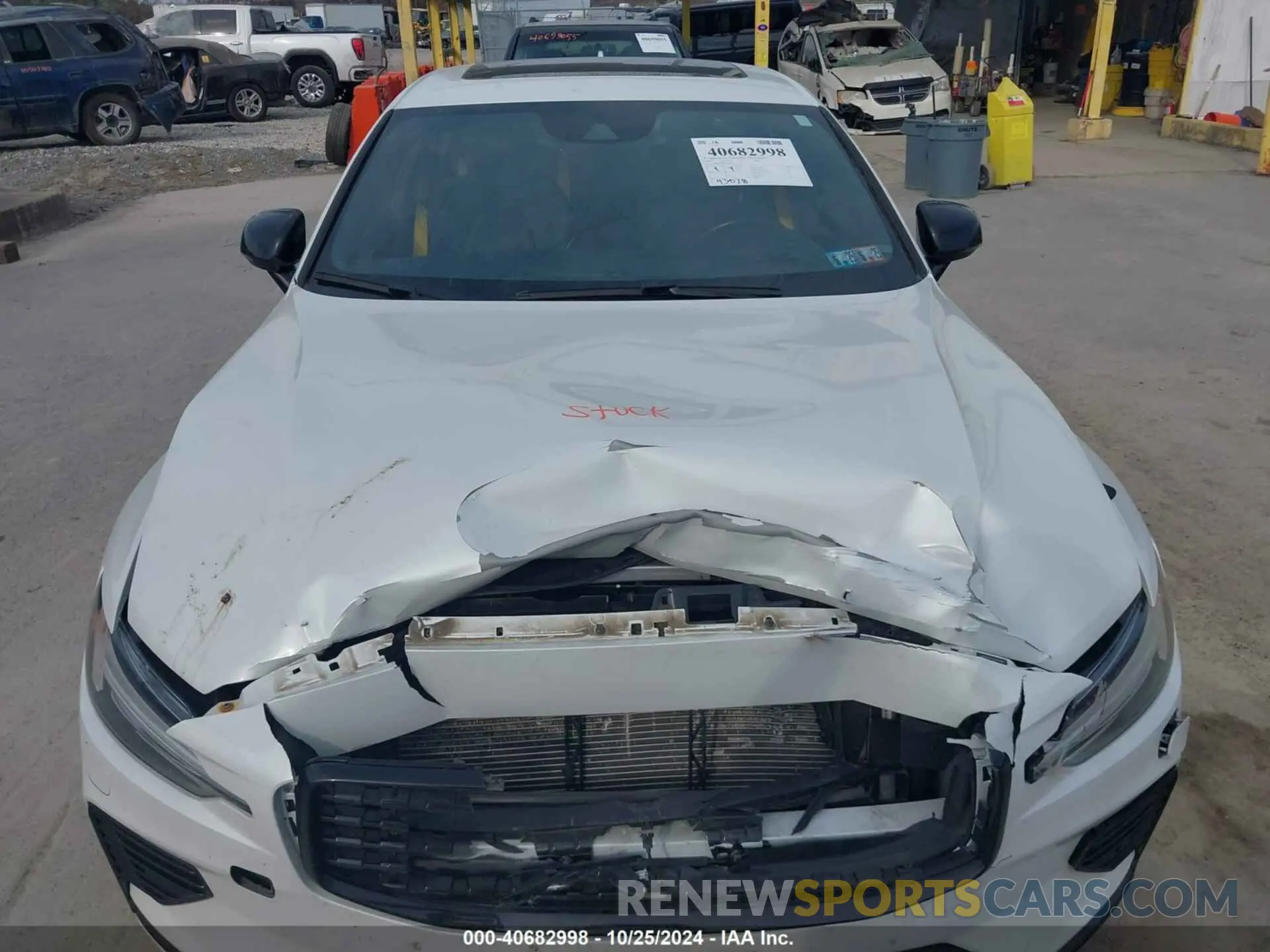 10 fotografías del automóvil dañado 7JRBK0FP9LG054899 VOLVO S60 HYBRID 2020