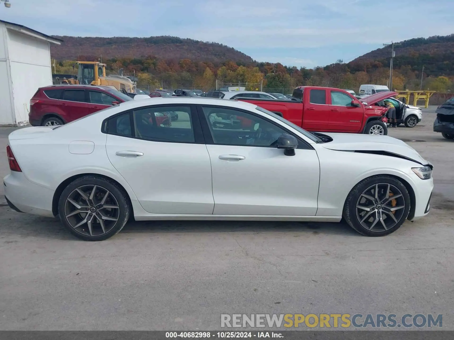 13 fotografías del automóvil dañado 7JRBK0FP9LG054899 VOLVO S60 HYBRID 2020