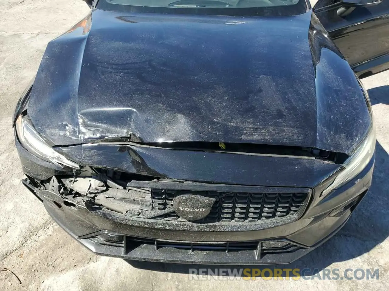 11 fotografías del automóvil dañado 7JRL12FT0PG250400 VOLVO S60 PLUS 2023