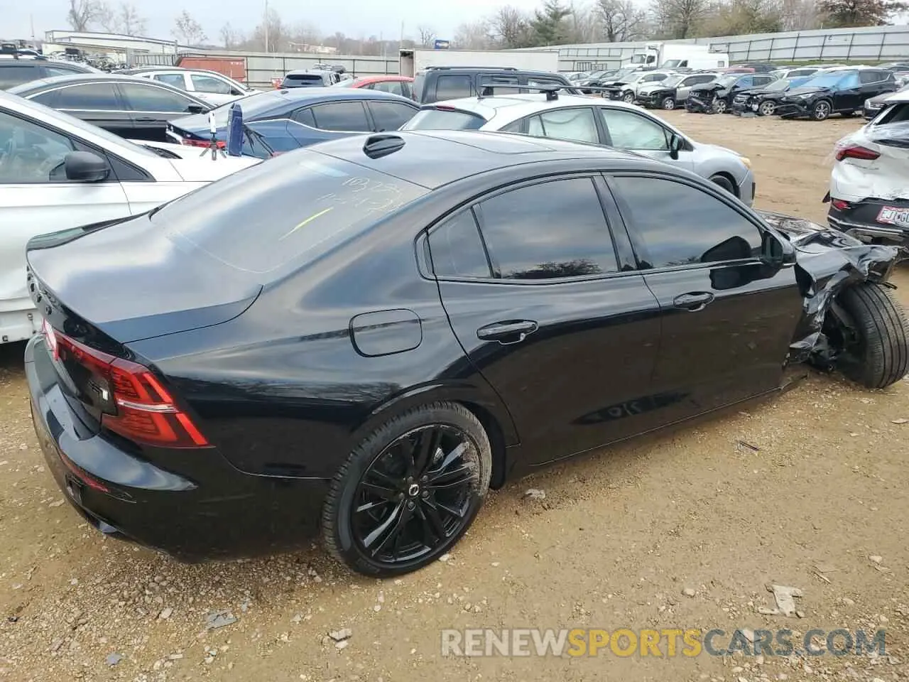3 fotografías del automóvil dañado 7JRL12TTXPG251106 VOLVO S60 PLUS 2023