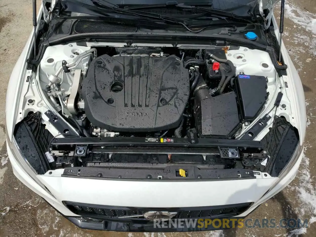 13 fotografías del automóvil dañado 7JRL12TW9PG230208 VOLVO S60 PLUS 2023