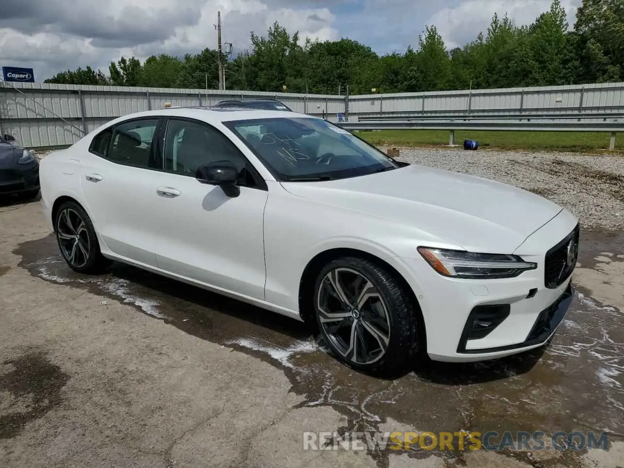 4 fotografías del automóvil dañado 7JRL12TW9PG230208 VOLVO S60 PLUS 2023