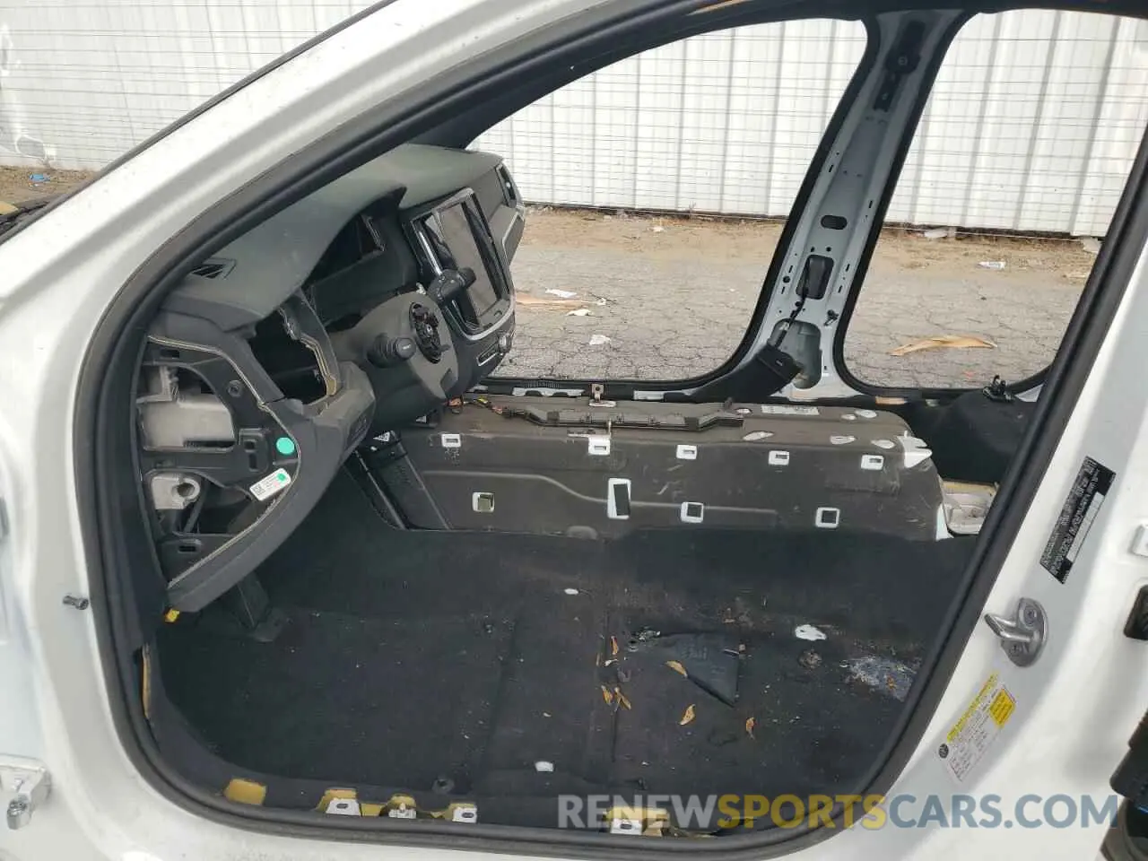 7 fotografías del automóvil dañado 7JRH60FHXRG310578 VOLVO S60 PLUS 2024