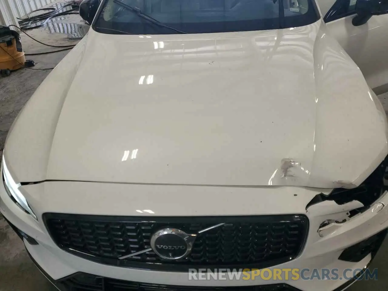 11 fotografías del automóvil dañado 7JRL12FL0RG294495 VOLVO S60 PLUS 2024