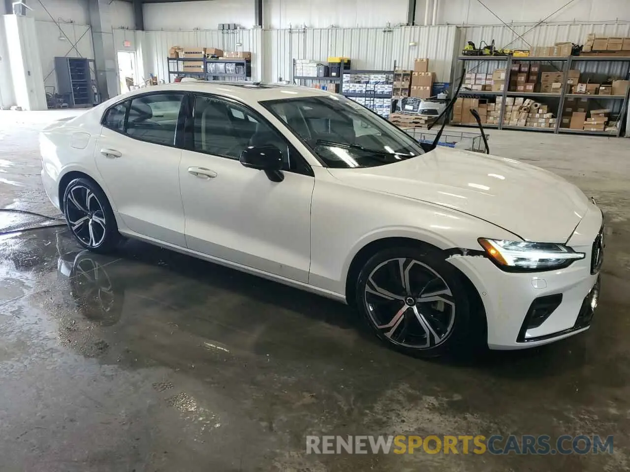 4 fotografías del automóvil dañado 7JRL12FL0RG294495 VOLVO S60 PLUS 2024
