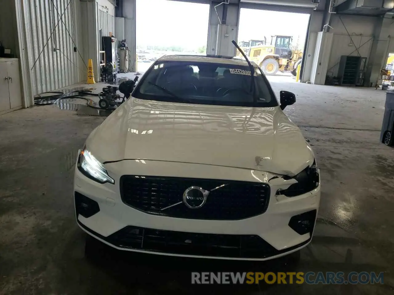 5 fotografías del automóvil dañado 7JRL12FL0RG294495 VOLVO S60 PLUS 2024