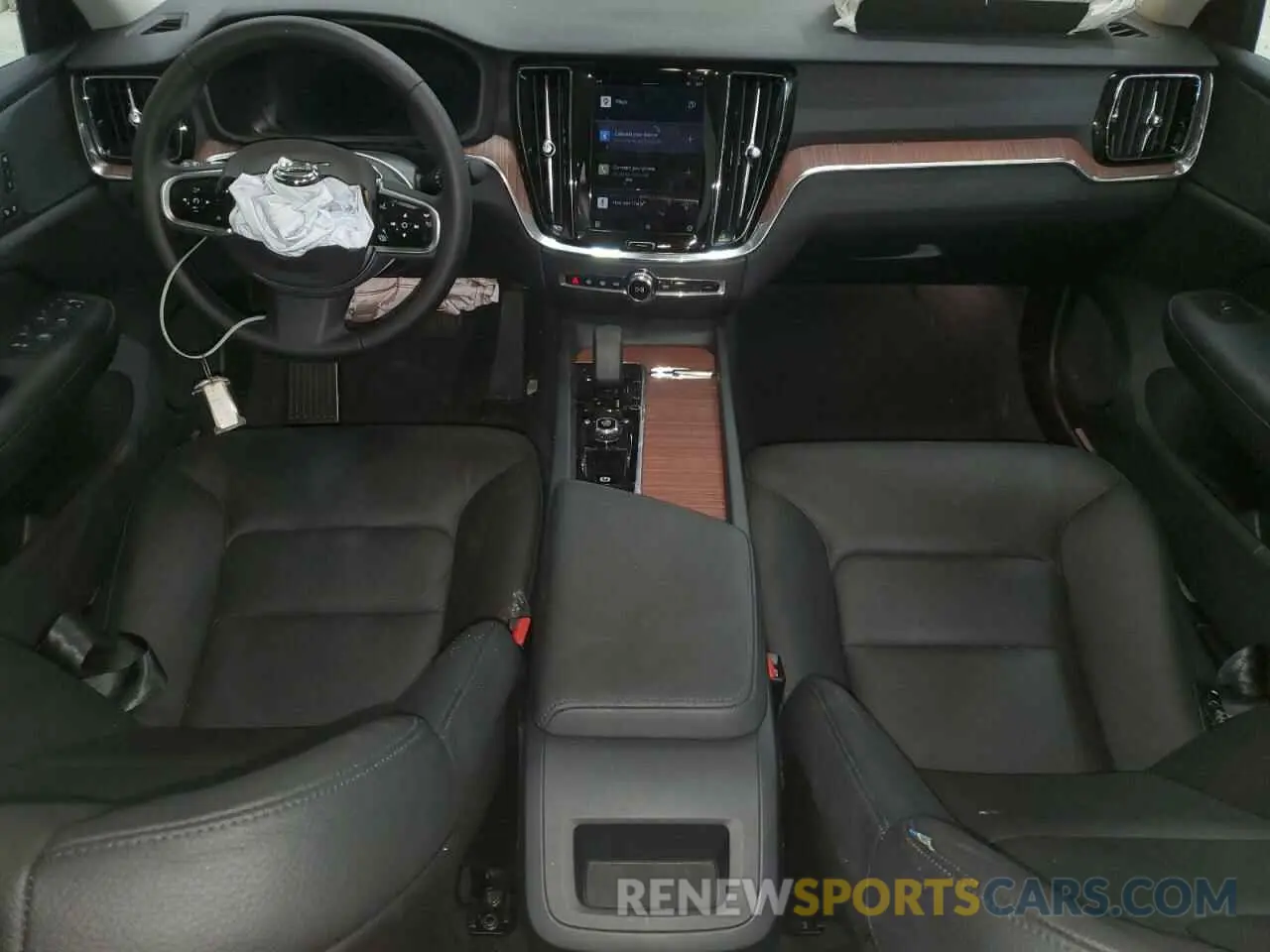 8 fotografías del automóvil dañado 7JRL12FL1RG317699 VOLVO S60 PLUS 2024