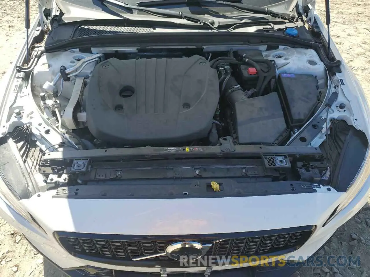 11 fotografías del automóvil dañado 7JRL12FL4RG300900 VOLVO S60 PLUS 2024