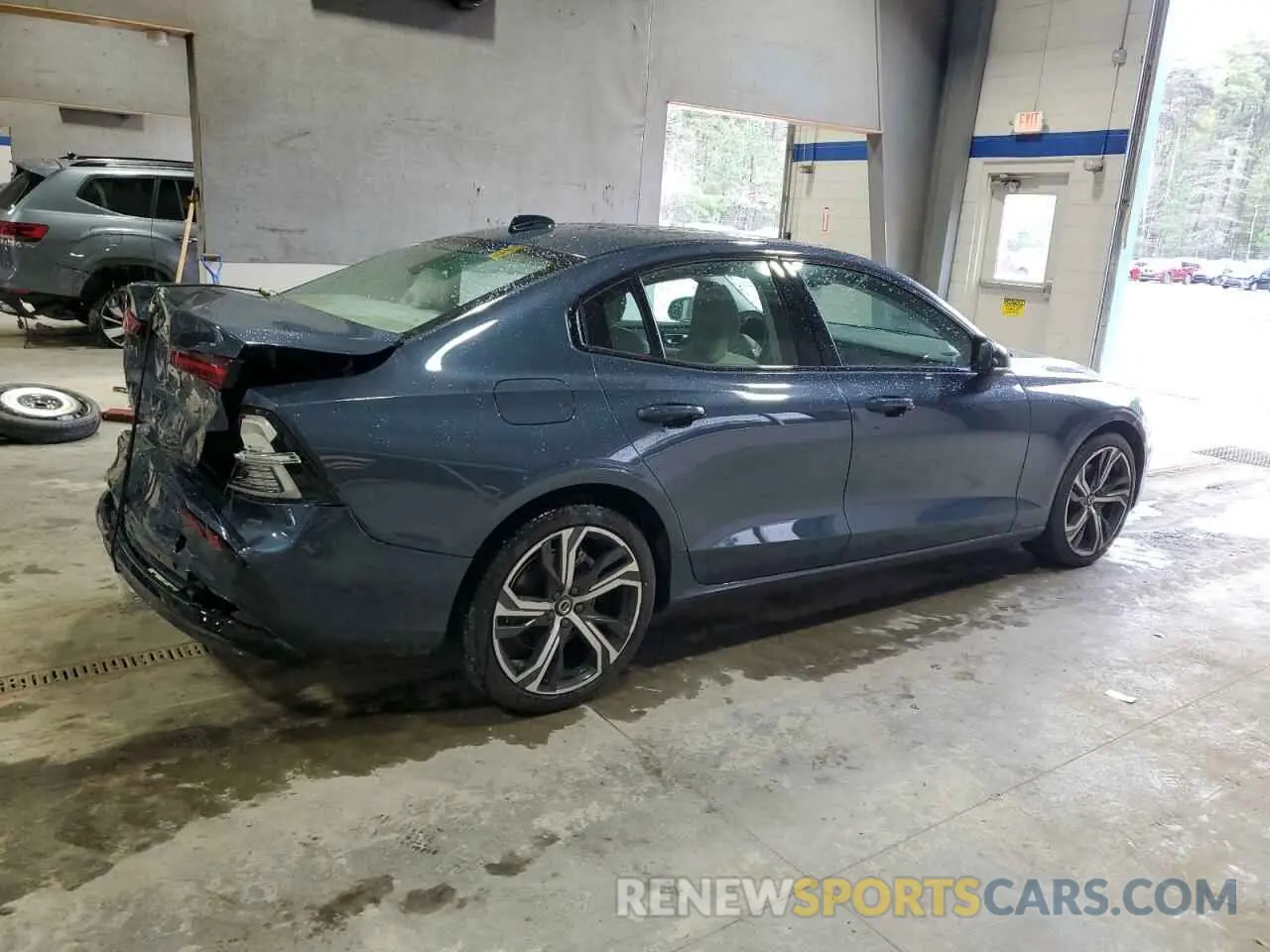 3 fotografías del automóvil dañado 7JRL12FL7RG314435 VOLVO S60 PLUS 2024