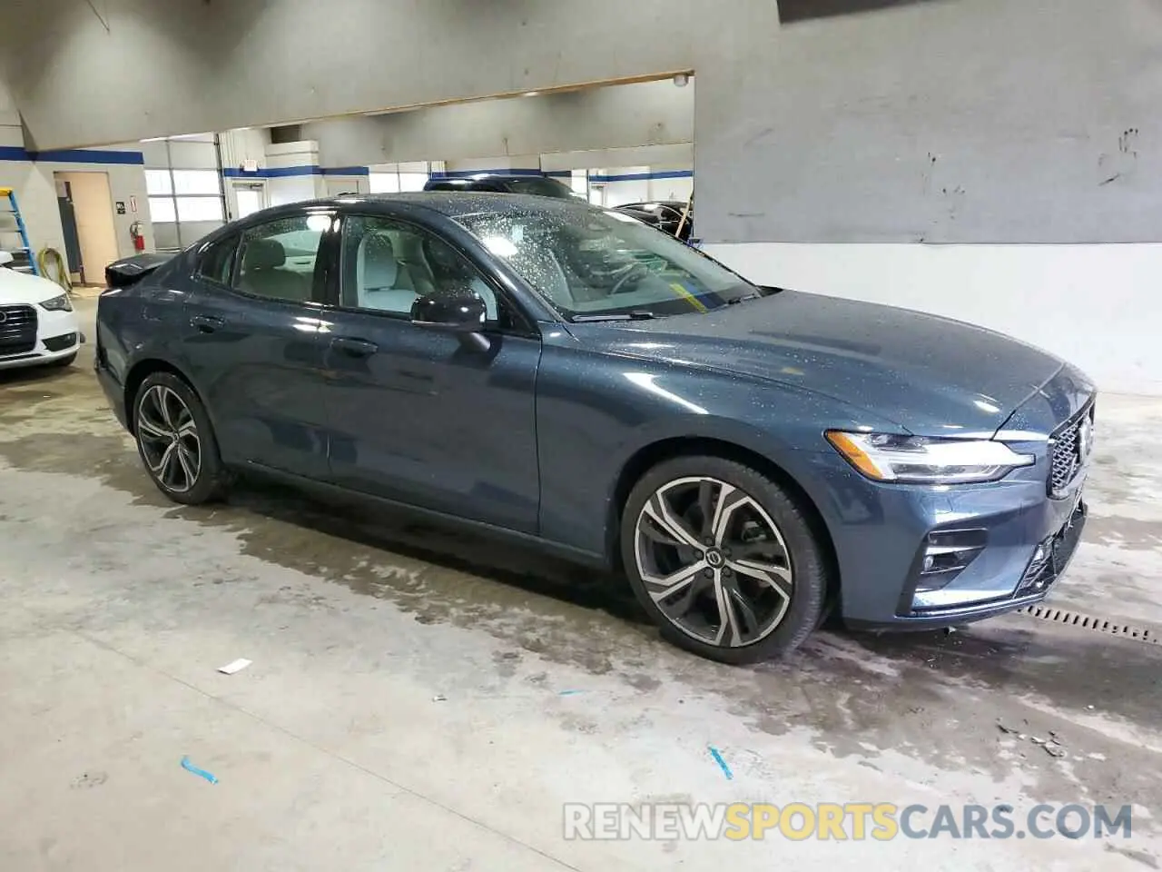 4 fotografías del automóvil dañado 7JRL12FL7RG314435 VOLVO S60 PLUS 2024