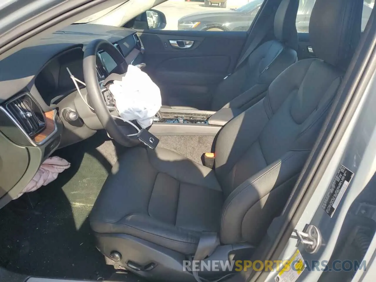 7 fotografías del automóvil dañado 7JRL12FL9RG314730 VOLVO S60 PLUS 2024