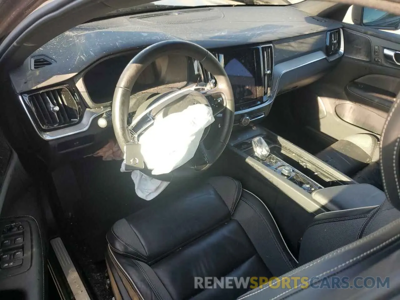 8 fotografías del automóvil dañado 7JRL12TH1RG280198 VOLVO S60 PLUS 2024