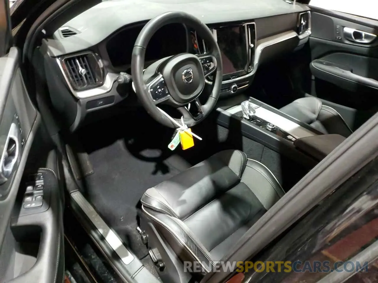 8 fotografías del automóvil dañado 7JRL12TH5RG308326 VOLVO S60 PLUS 2024