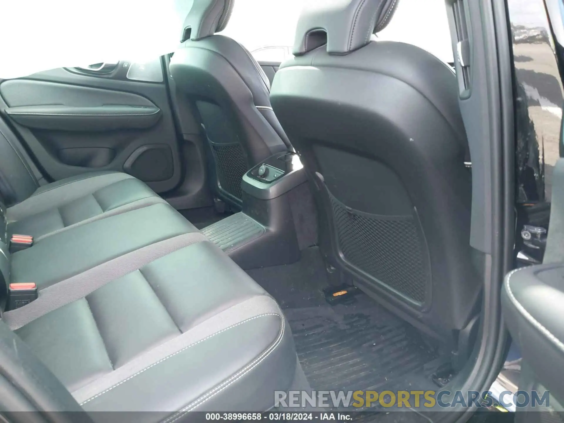 8 fotografías del automóvil dañado 7JRBR0FM0MG081833 VOLVO S60 RECHARGE PLUG-IN HYBRID 2021