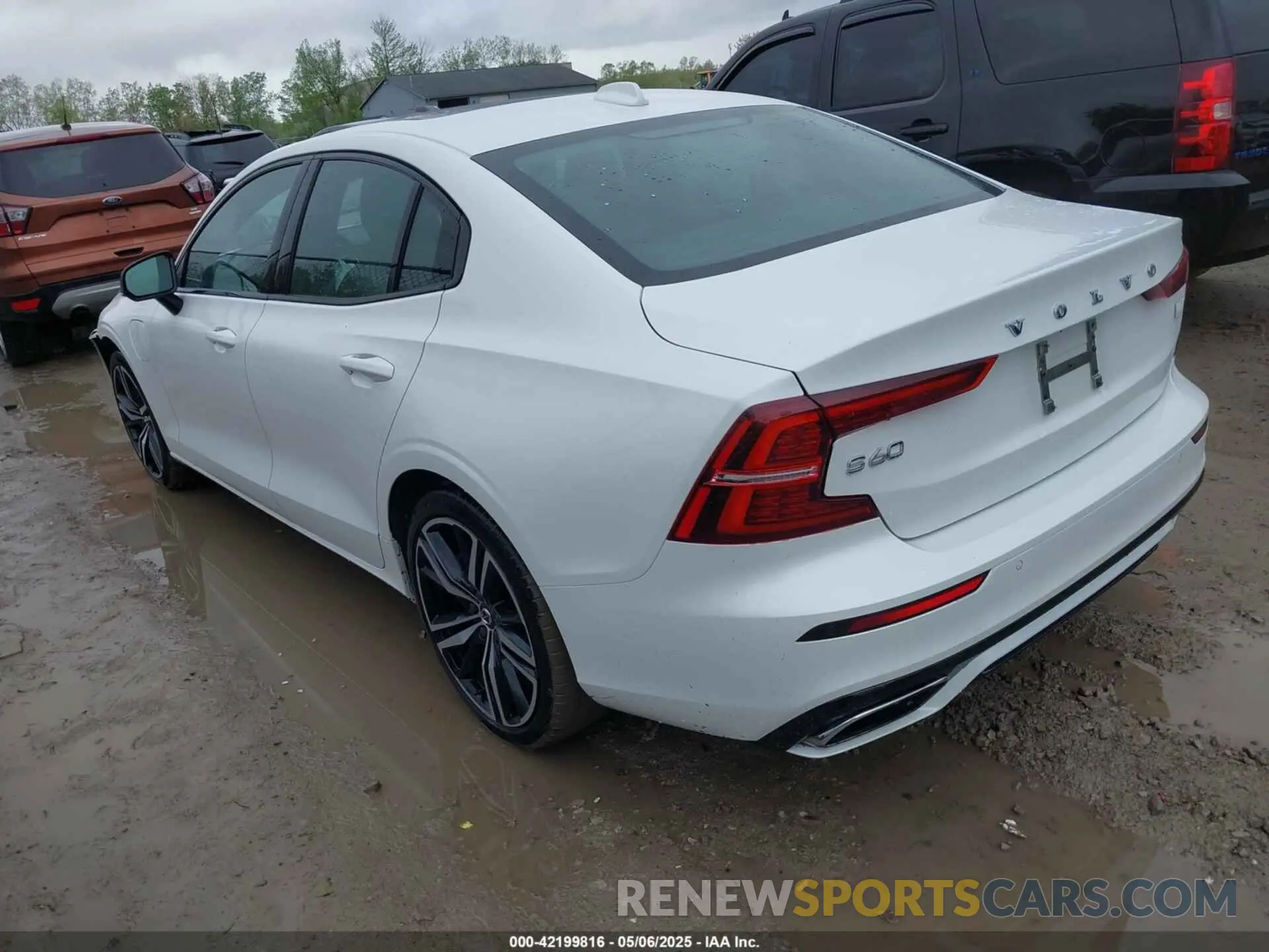 3 fotografías del automóvil dañado 7JRBR0FZ6MG112630 VOLVO S60 RECHARGE PLUG-IN HYBRID 2021