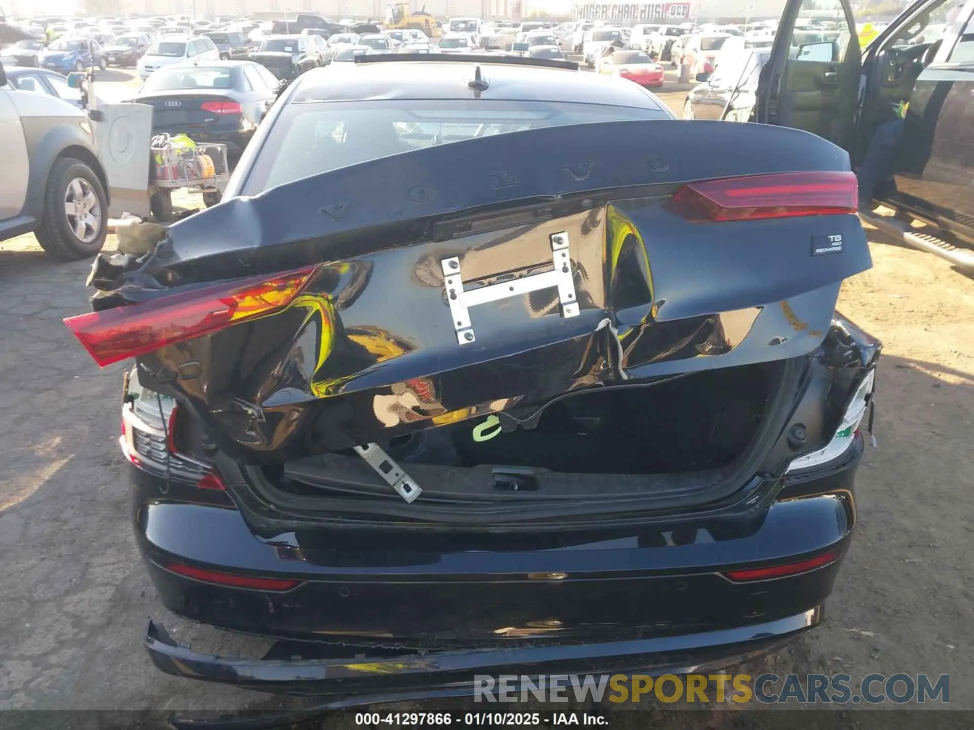 17 fotografías del automóvil dañado 7JRH60FH9RG311382 VOLVO S60 RECHARGE PLUG-IN HYBRID 2024