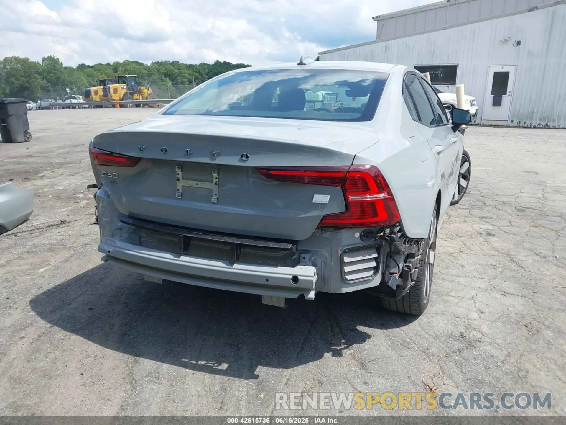17 fotografías del automóvil dañado 7JRH60FL5RG305681 VOLVO S60 RECHARGE PLUG-IN HYBRID 2024