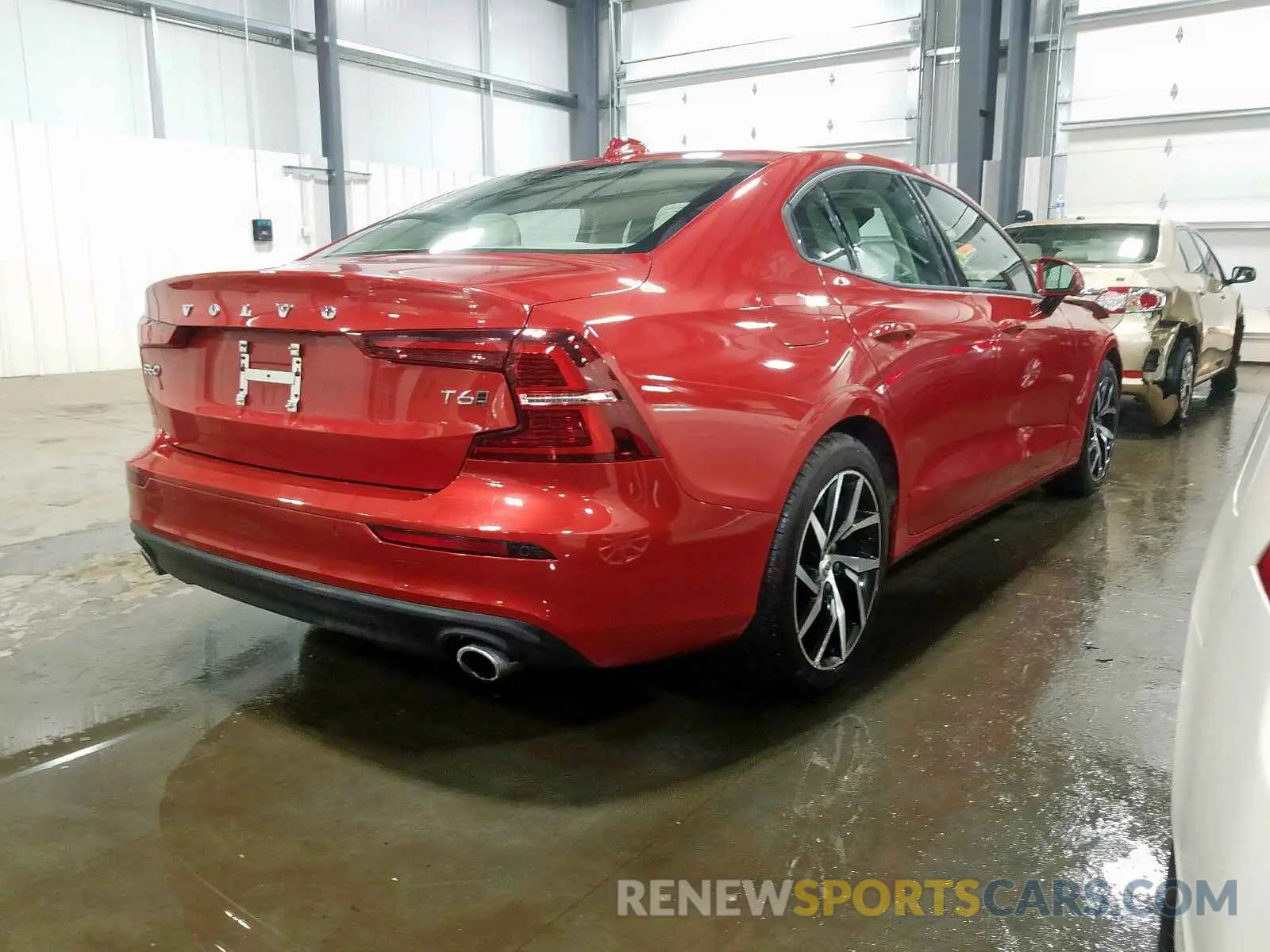 4 fotografías del automóvil dañado 7JRA22TK4LG035824 VOLVO S60 T6 MOM 2020