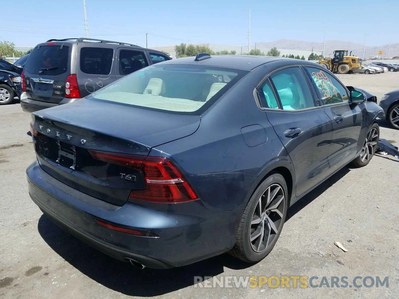 4 fotografías del automóvil dañado 7JRA22TK6LG060689 VOLVO S60 T6 MOM 2020