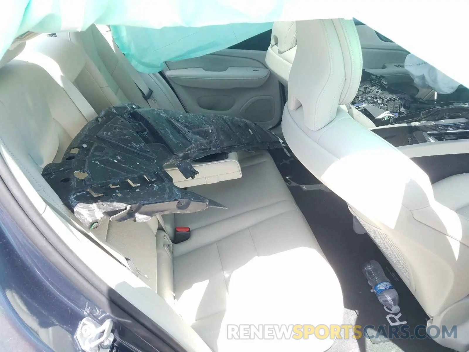 6 fotografías del automóvil dañado 7JRA22TK6LG060689 VOLVO S60 T6 MOM 2020