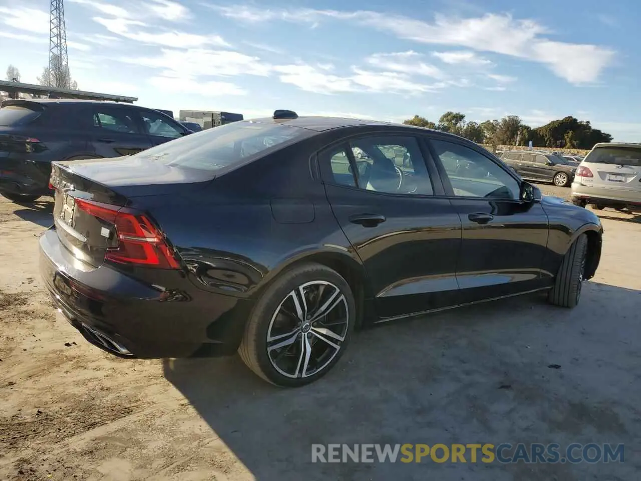 3 fotografías del automóvil dañado 7JRBR0FM5MG113529 VOLVO S60 T8 REC 2021