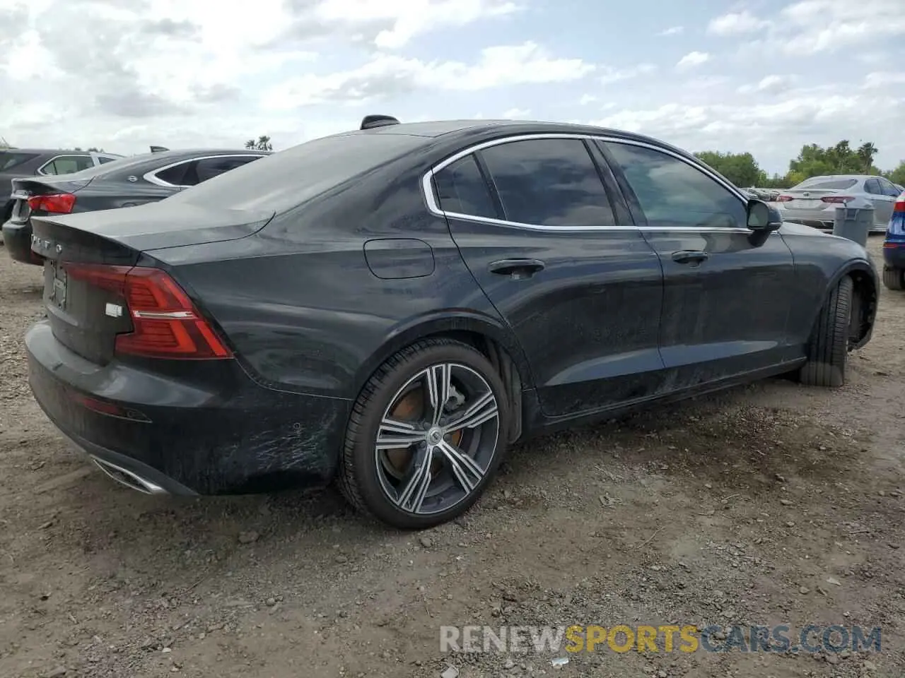 3 fotografías del automóvil dañado 7JRBR0FL0NG165837 VOLVO S60 T8 REC 2022