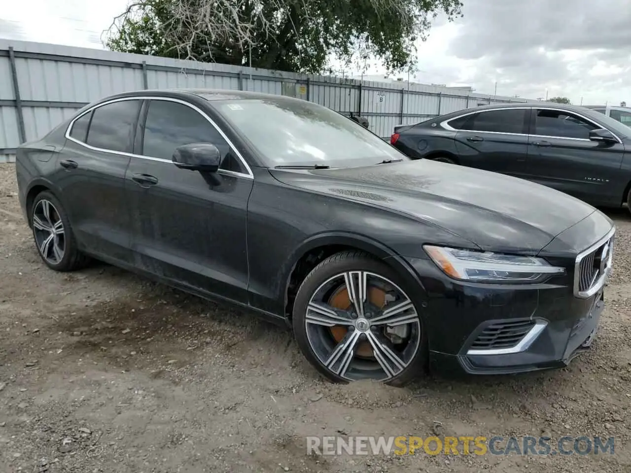4 fotografías del automóvil dañado 7JRBR0FL0NG165837 VOLVO S60 T8 REC 2022