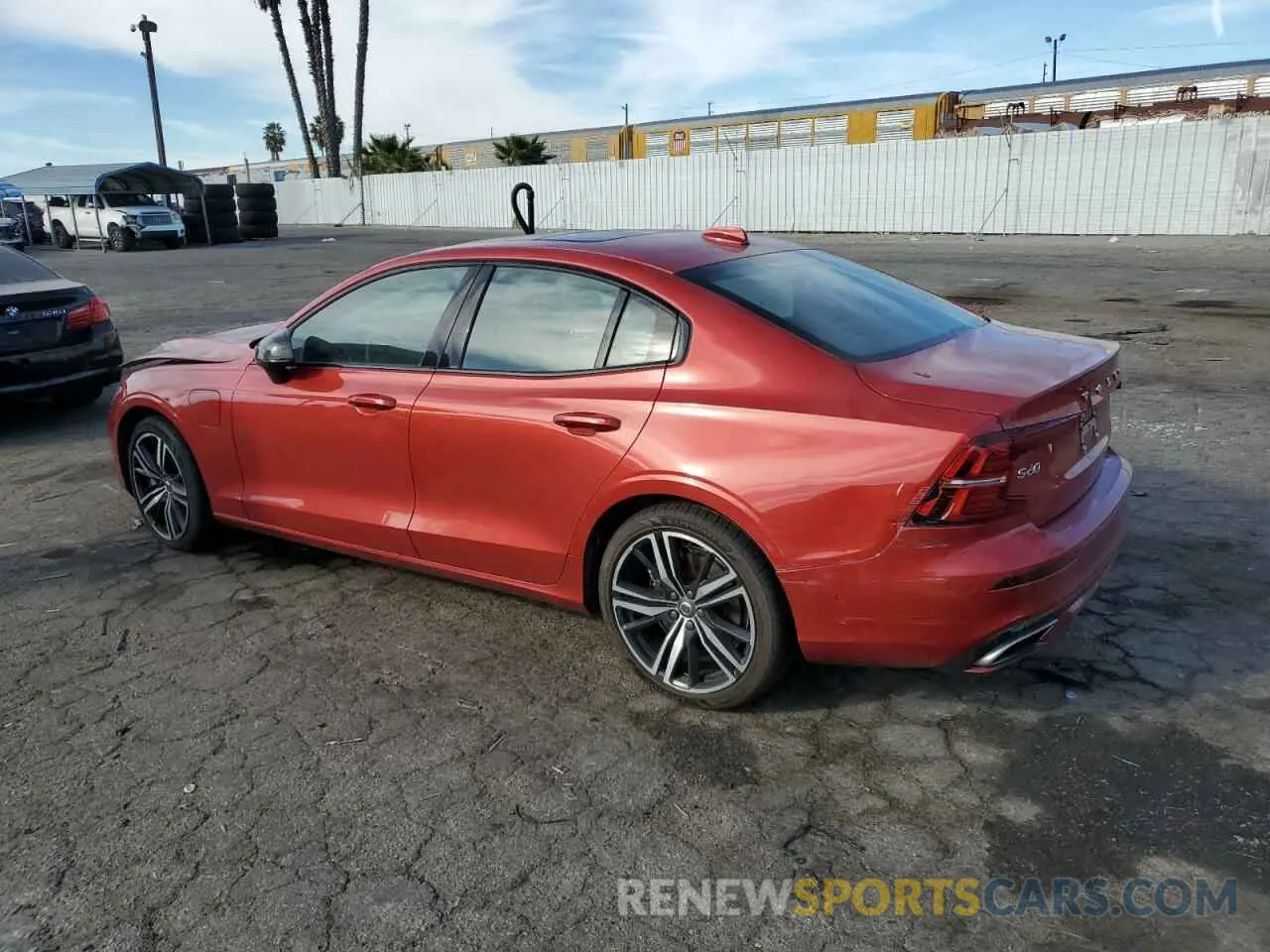 2 fotografías del automóvil dañado 7JRH60FMXNG192135 VOLVO S60 T8 REC 2022