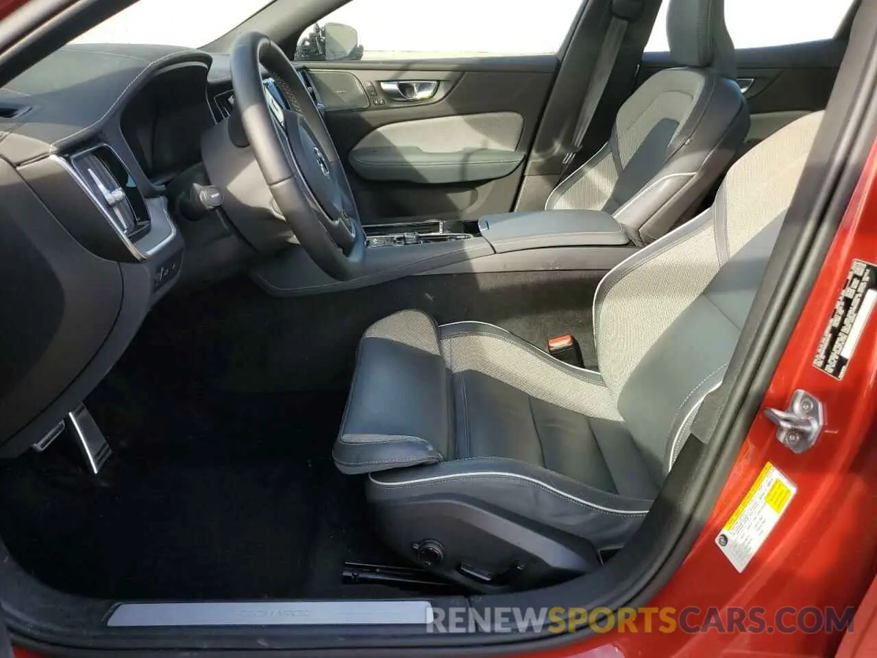 7 fotografías del automóvil dañado 7JRH60FMXNG192135 VOLVO S60 T8 REC 2022