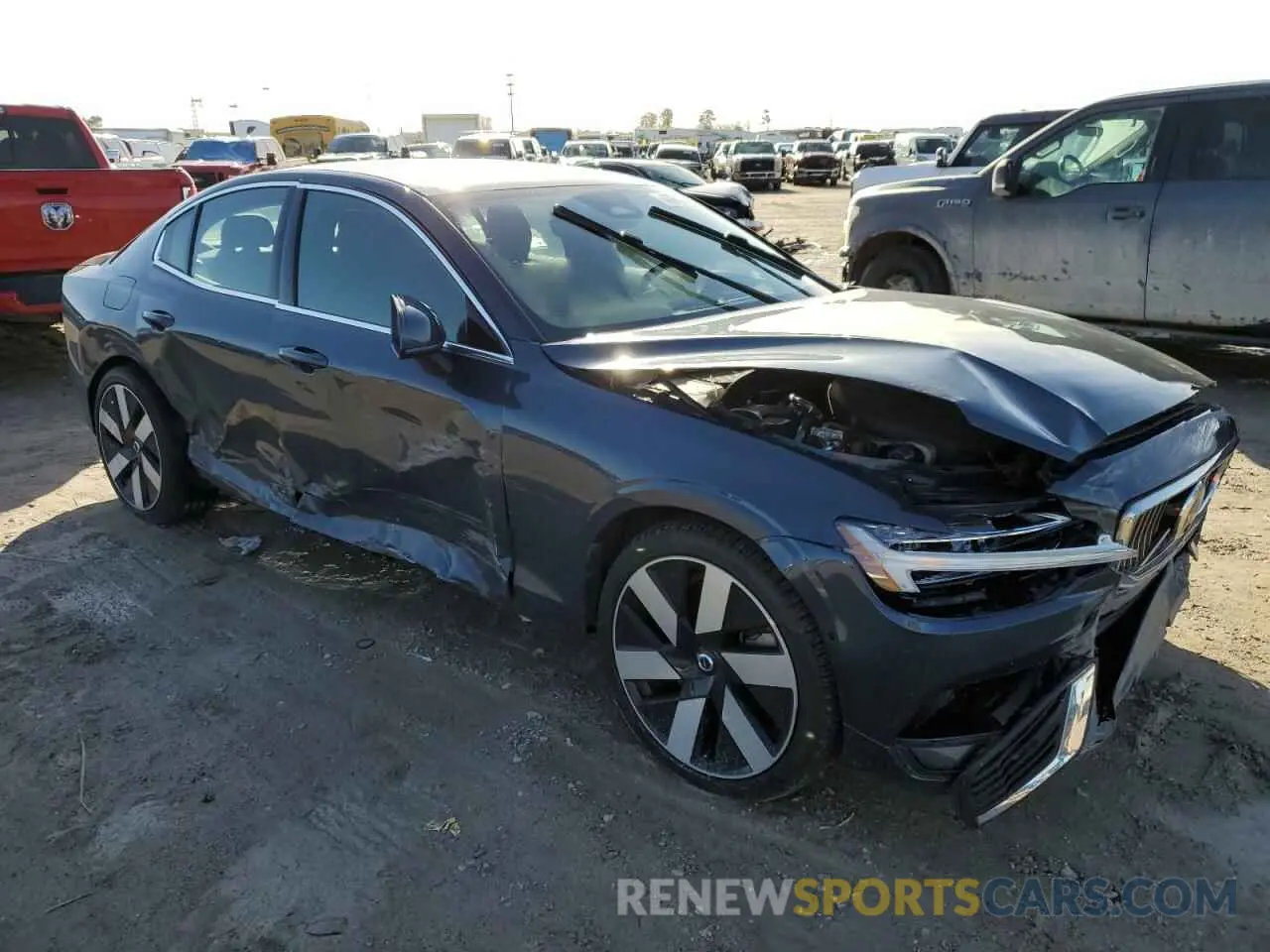 4 fotografías del automóvil dañado 7JRH60FFXPG238485 VOLVO S60 ULTIMA 2023