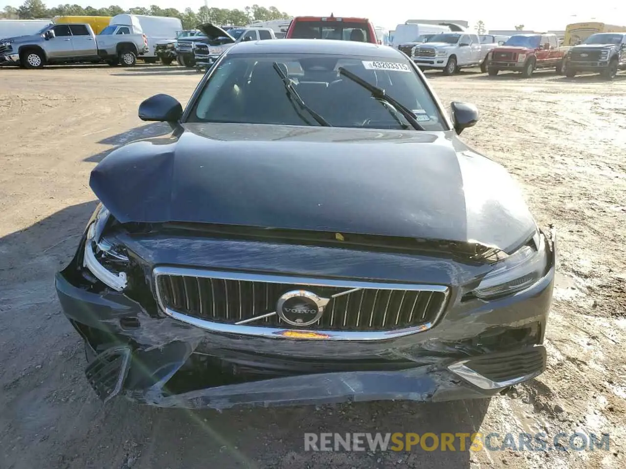 5 fotografías del automóvil dañado 7JRH60FFXPG238485 VOLVO S60 ULTIMA 2023