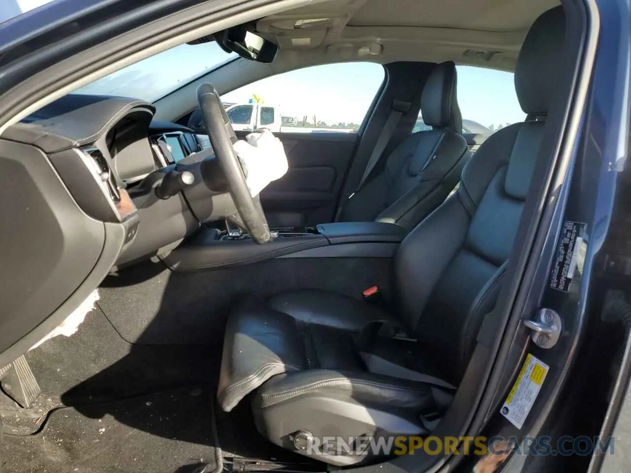7 fotografías del automóvil dañado 7JRH60FFXPG238485 VOLVO S60 ULTIMA 2023