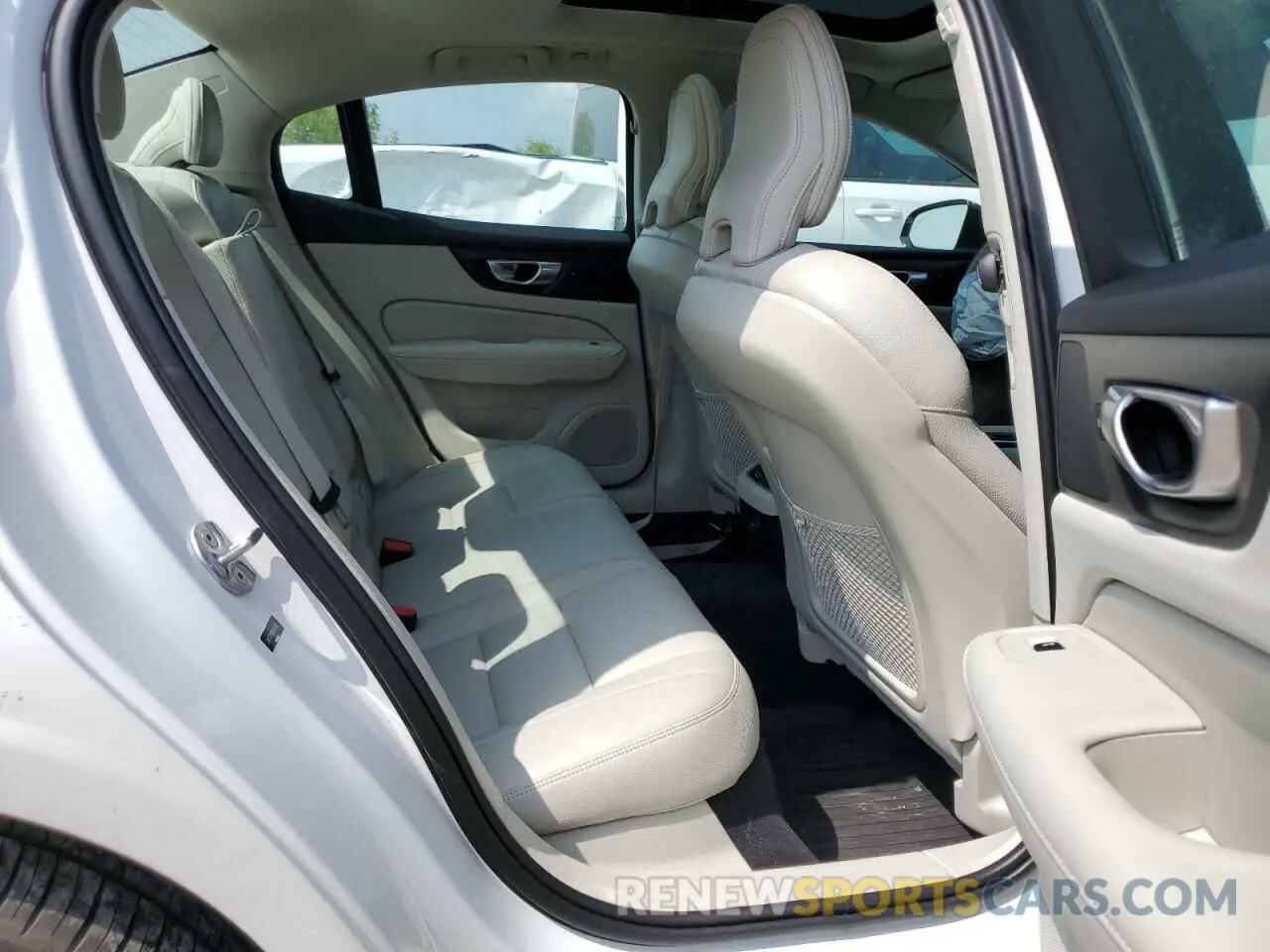 10 fotografías del automóvil dañado 7JRL12TM0RG304083 VOLVO S60 ULTIMA 2024