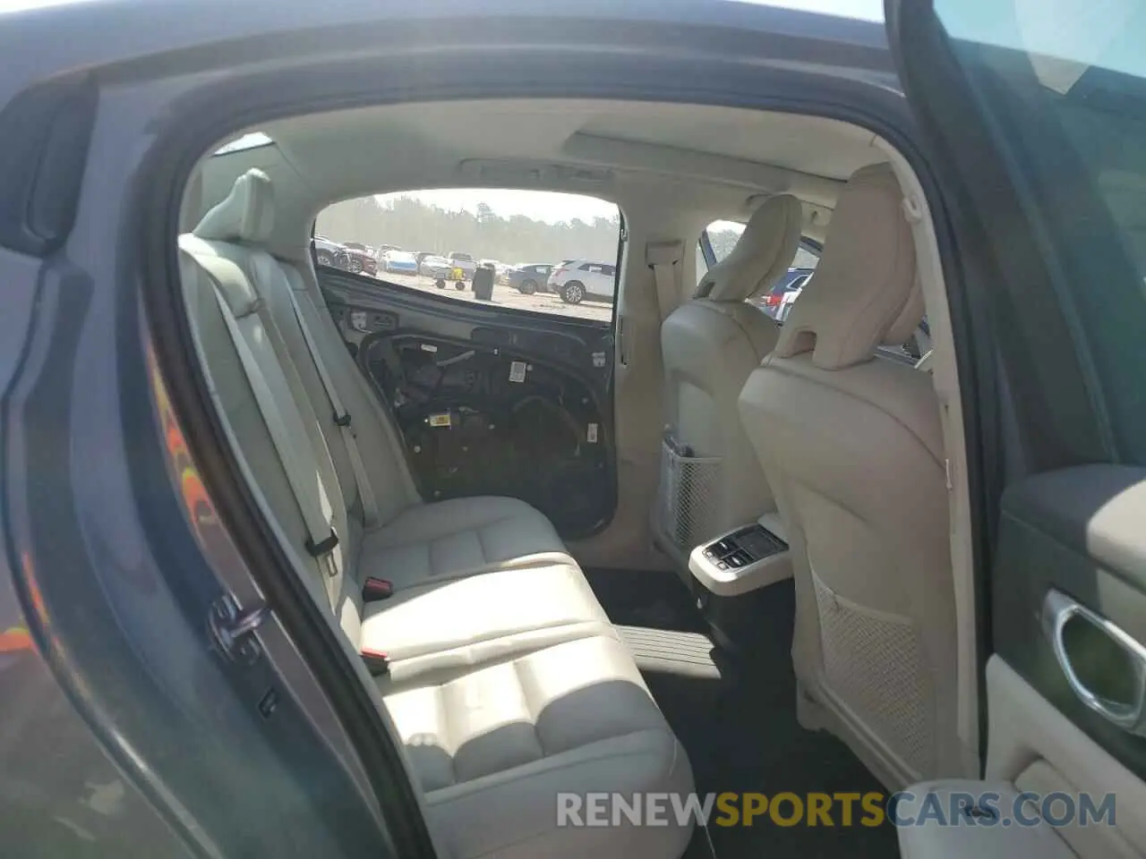 10 fotografías del automóvil dañado 7JRL12TM2RG323315 VOLVO S60 ULTIMA 2024