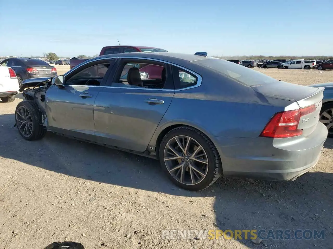 2 fotografías del automóvil dañado LVY102AK1KP110090 VOLVO S90 2019