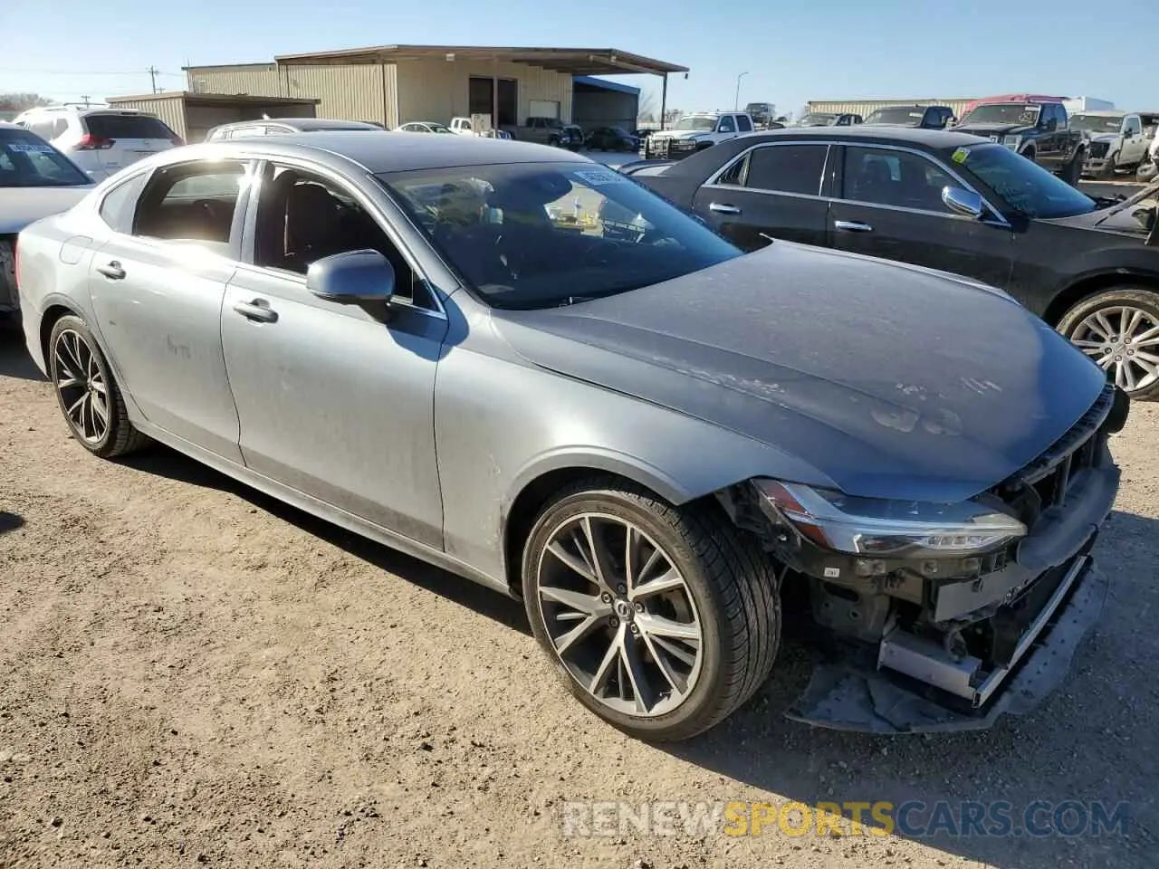 4 fotografías del automóvil dañado LVY102AK1KP110090 VOLVO S90 2019