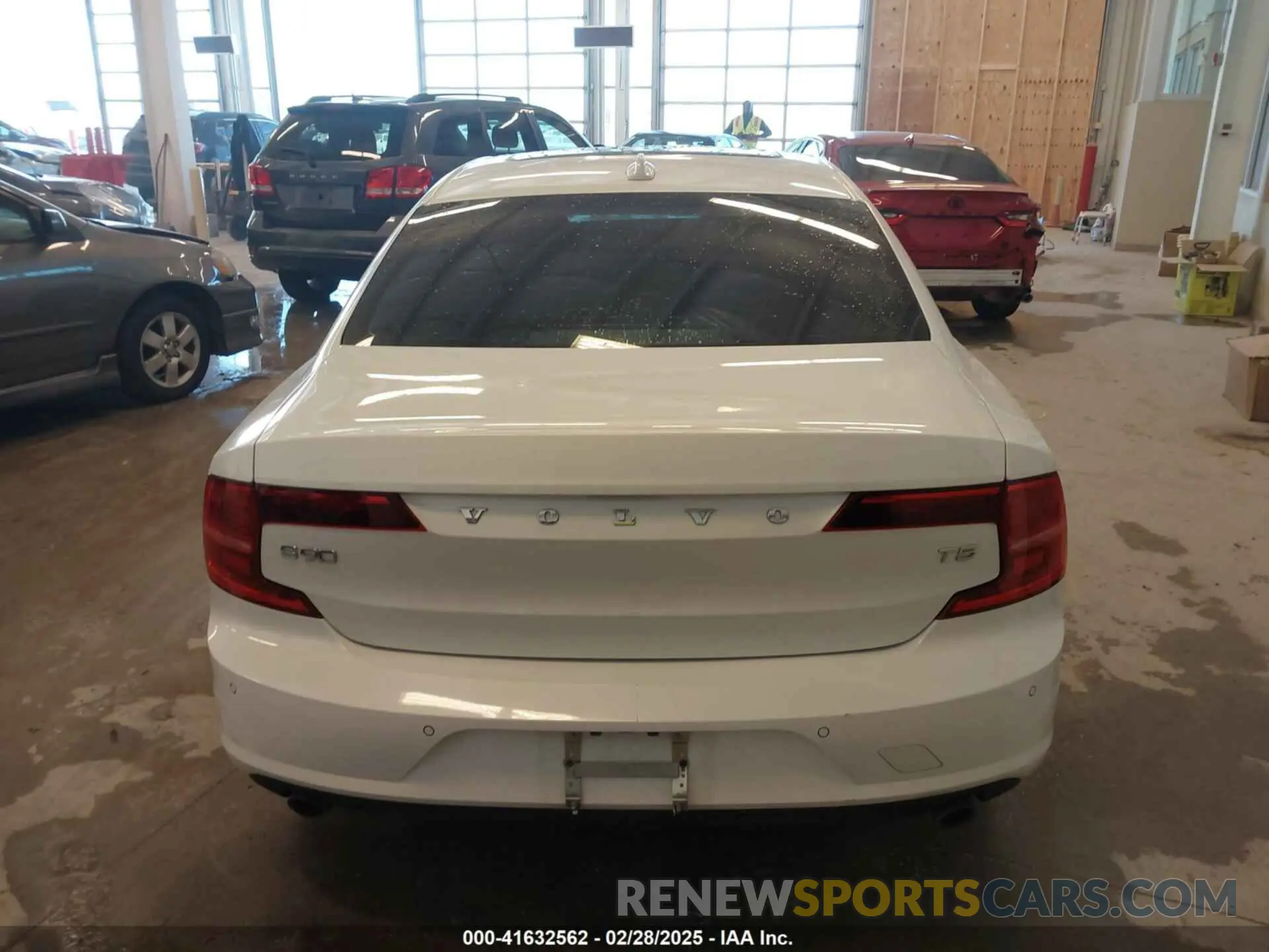 16 fotografías del automóvil dañado LVY102AK5KP081791 VOLVO S90 2019