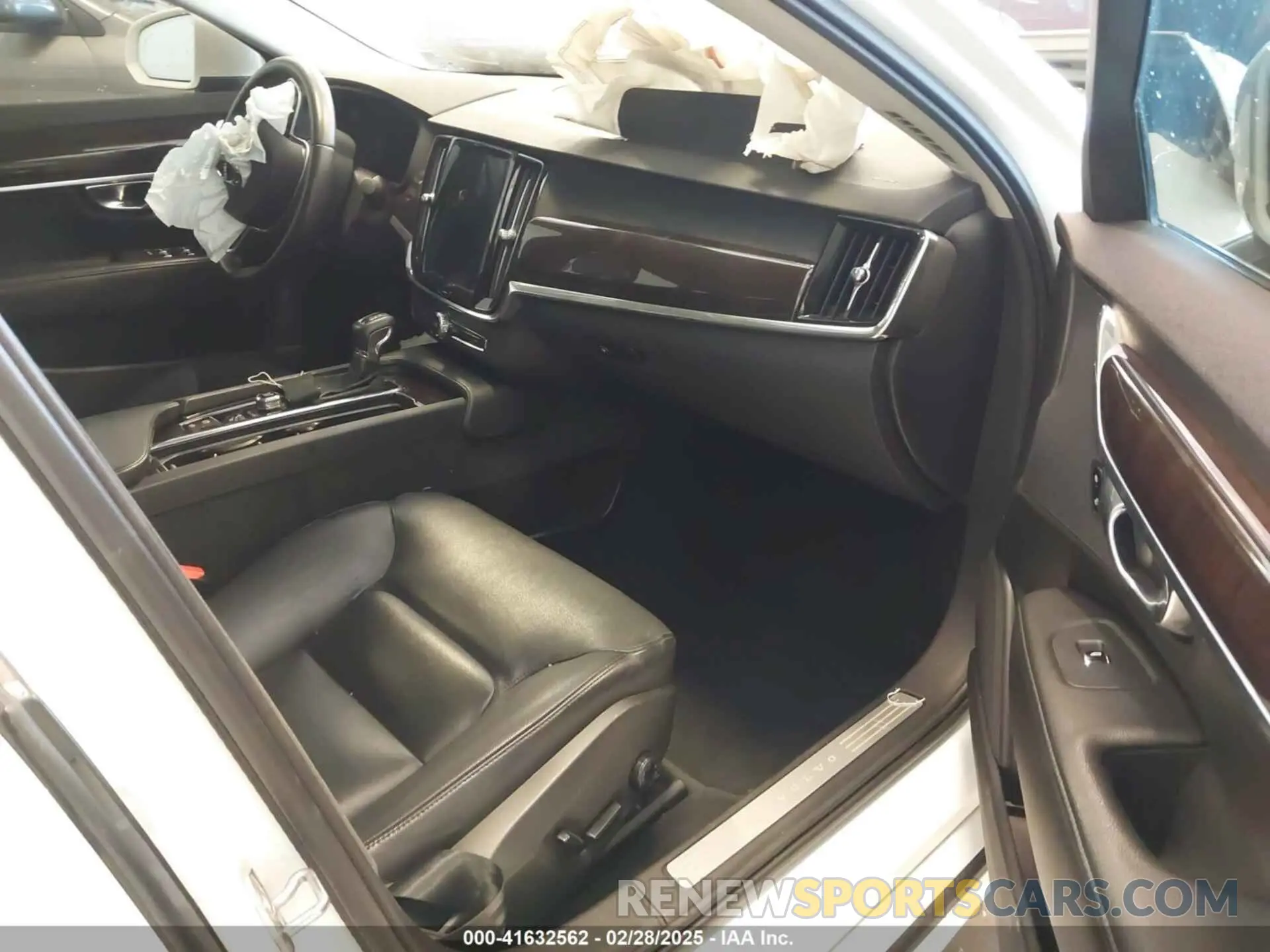 5 fotografías del automóvil dañado LVY102AK5KP081791 VOLVO S90 2019