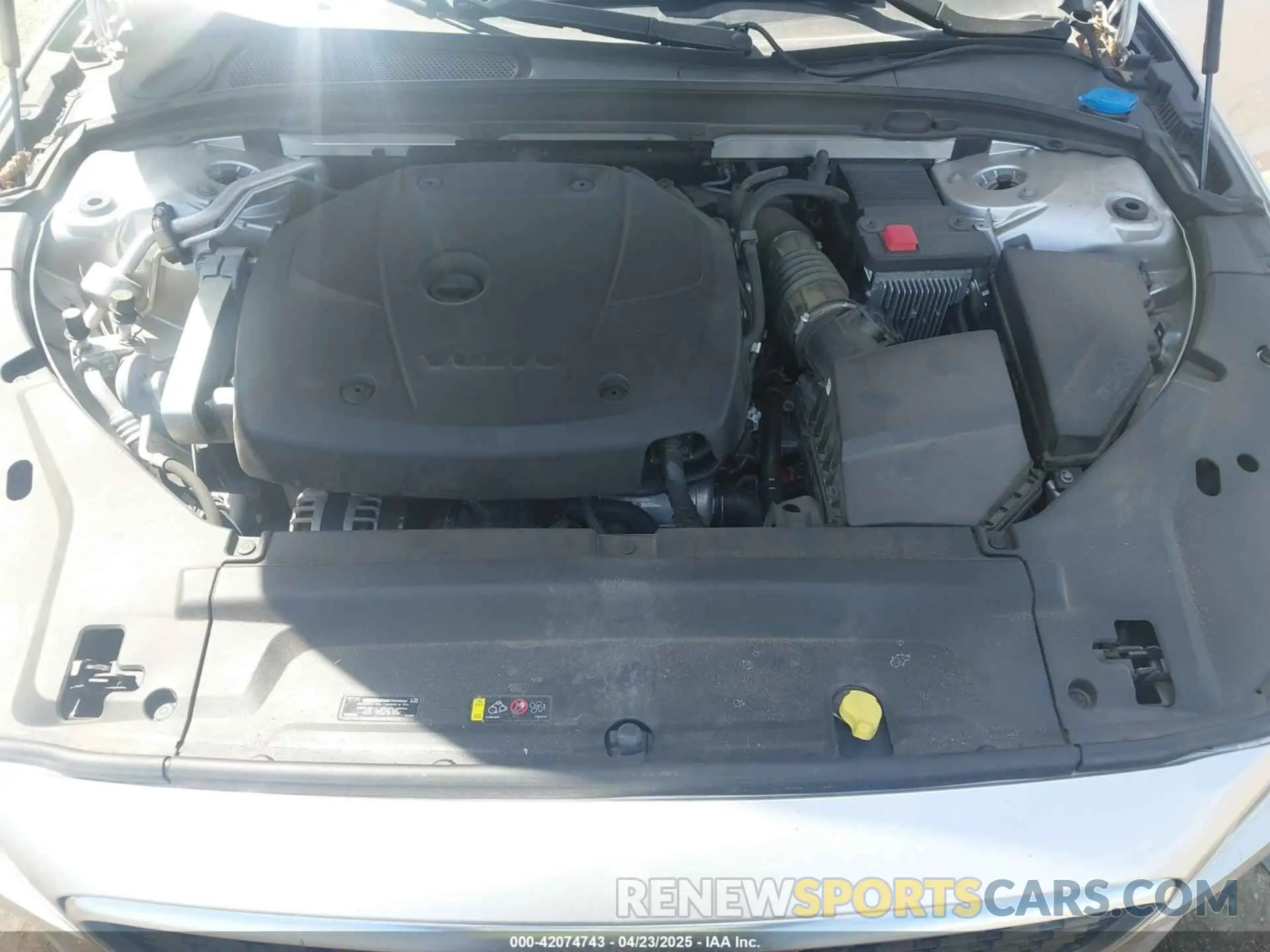 10 fotografías del automóvil dañado LVYA22MT1LP143672 VOLVO S90 2020