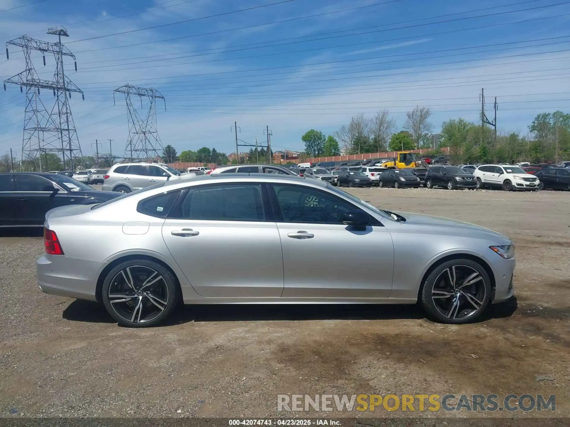 13 fotografías del automóvil dañado LVYA22MT1LP143672 VOLVO S90 2020