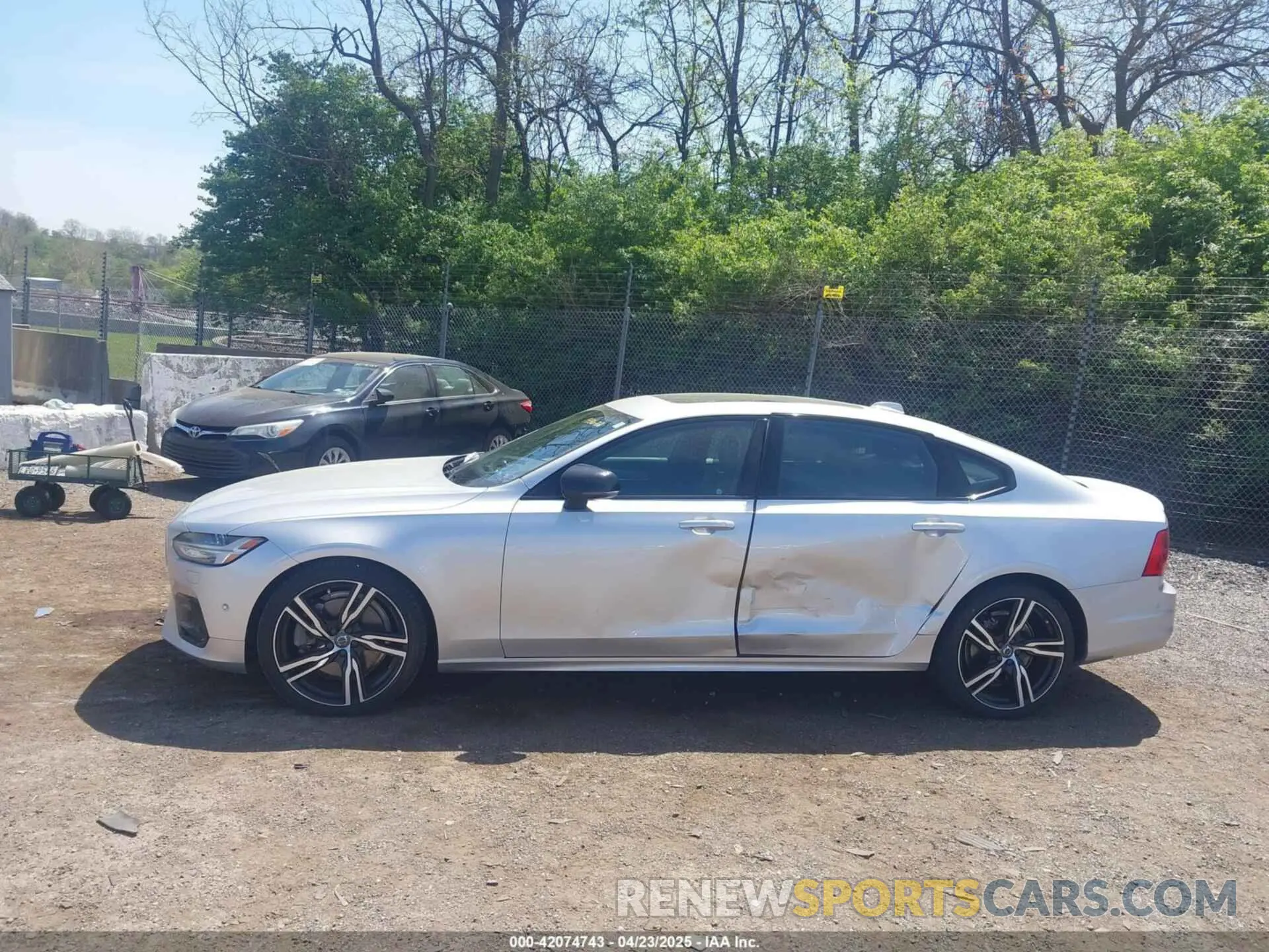 14 fotografías del automóvil dañado LVYA22MT1LP143672 VOLVO S90 2020
