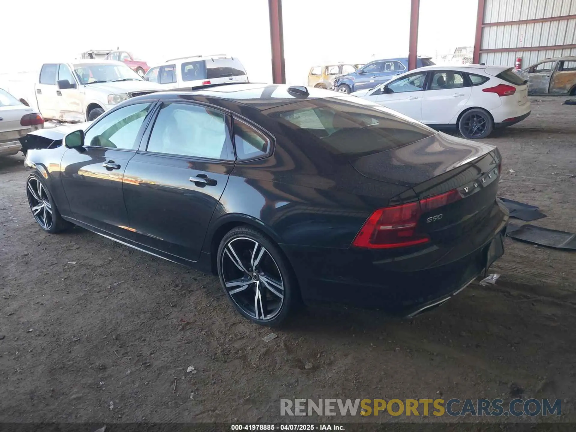 3 fotografías del automóvil dañado LVYA22MT7LP168513 VOLVO S90 2020