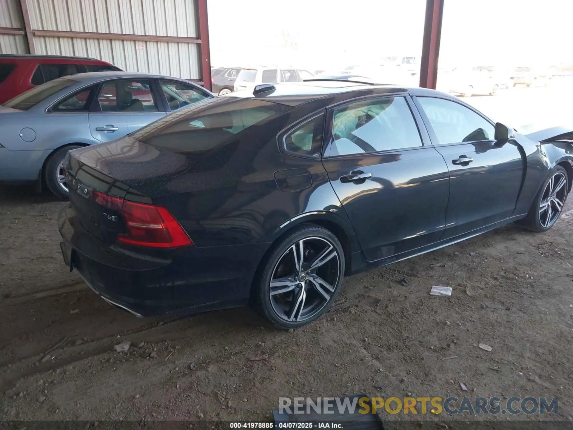 4 fotografías del automóvil dañado LVYA22MT7LP168513 VOLVO S90 2020