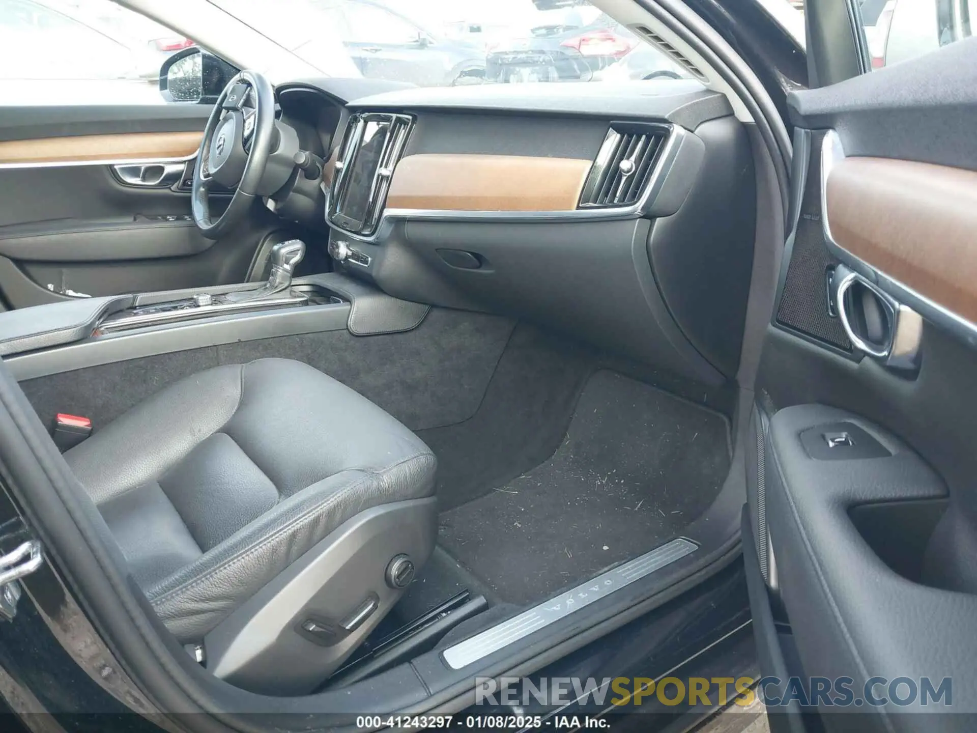 5 fotografías del automóvil dañado LVYA22MK3MP231194 VOLVO S90 2021