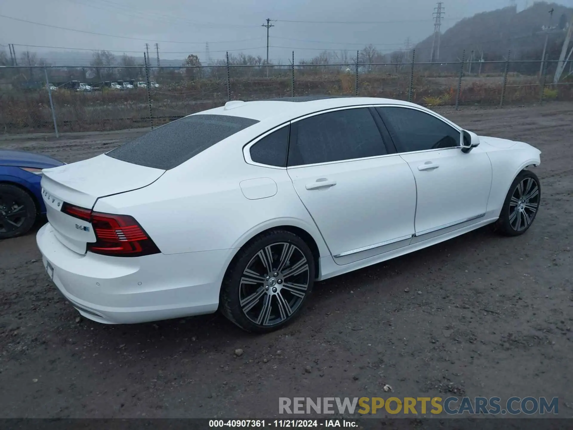 4 fotografías del automóvil dañado LVY062MN8PP314201 VOLVO S90 2023