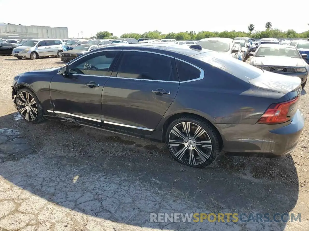 2 fotografías del automóvil dañado LVY062ML2NP265542 VOLVO S90 B6 INS 2022
