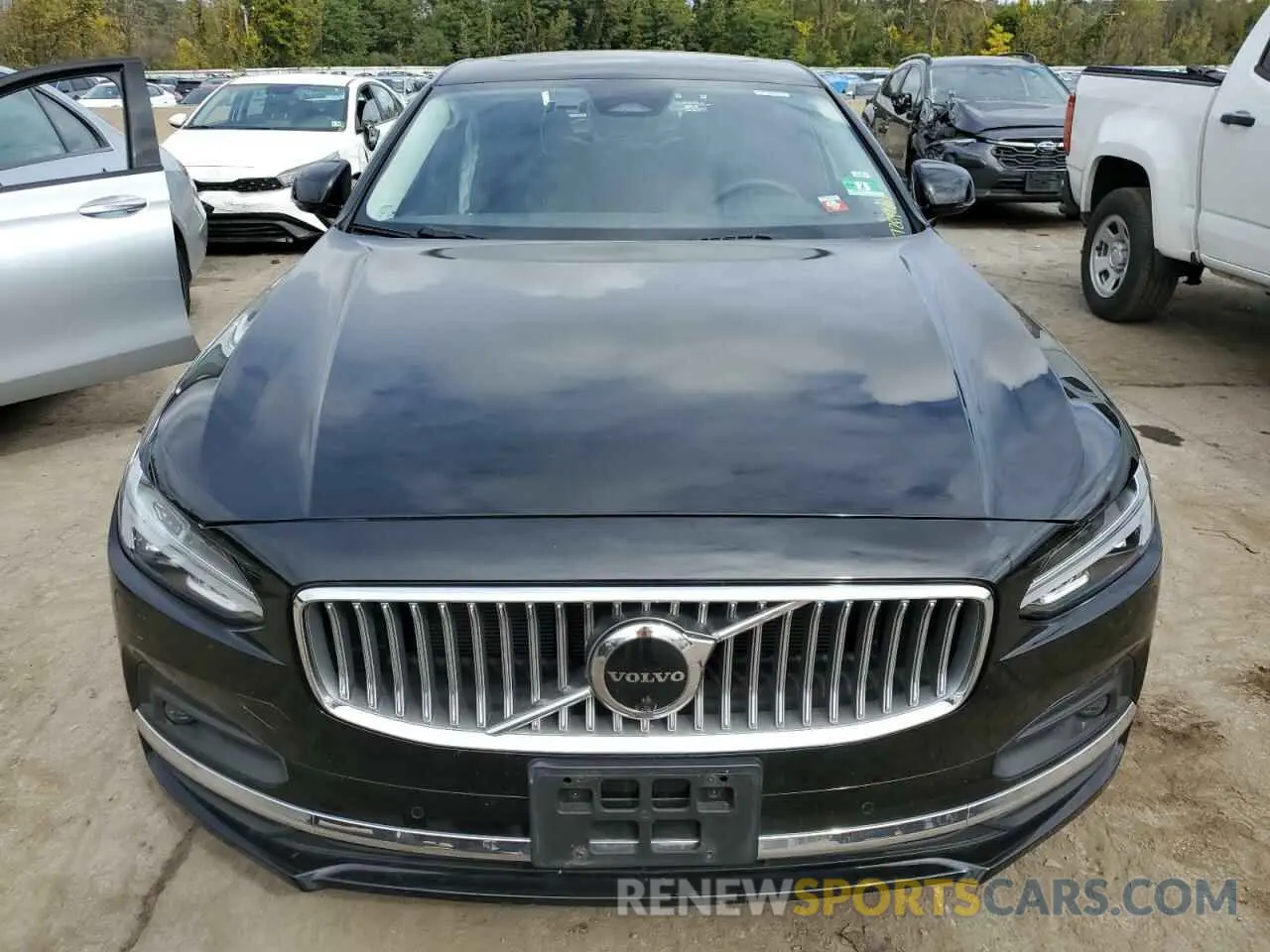 5 fotografías del automóvil dañado LVY062MN8PP325487 VOLVO S90 PLUS 2023