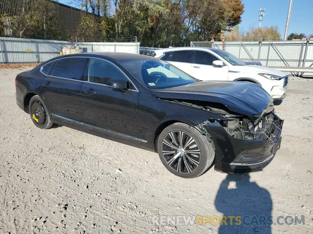 4 fotografías del automóvil dañado LVY062ME2RP400770 VOLVO S90 PLUS 2024