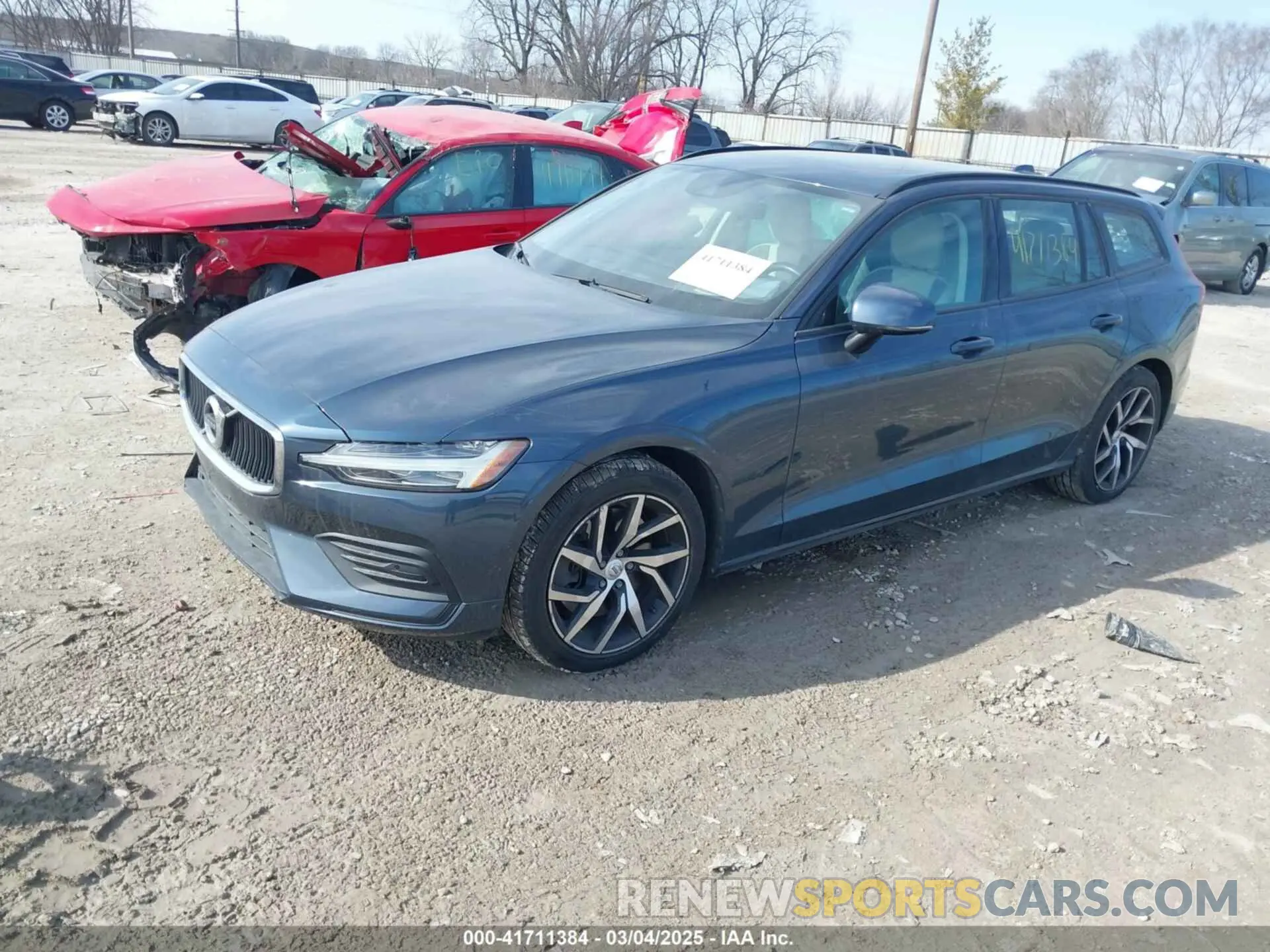 2 fotografías del automóvil dañado YV1A22SKXK1338683 VOLVO V60 2019